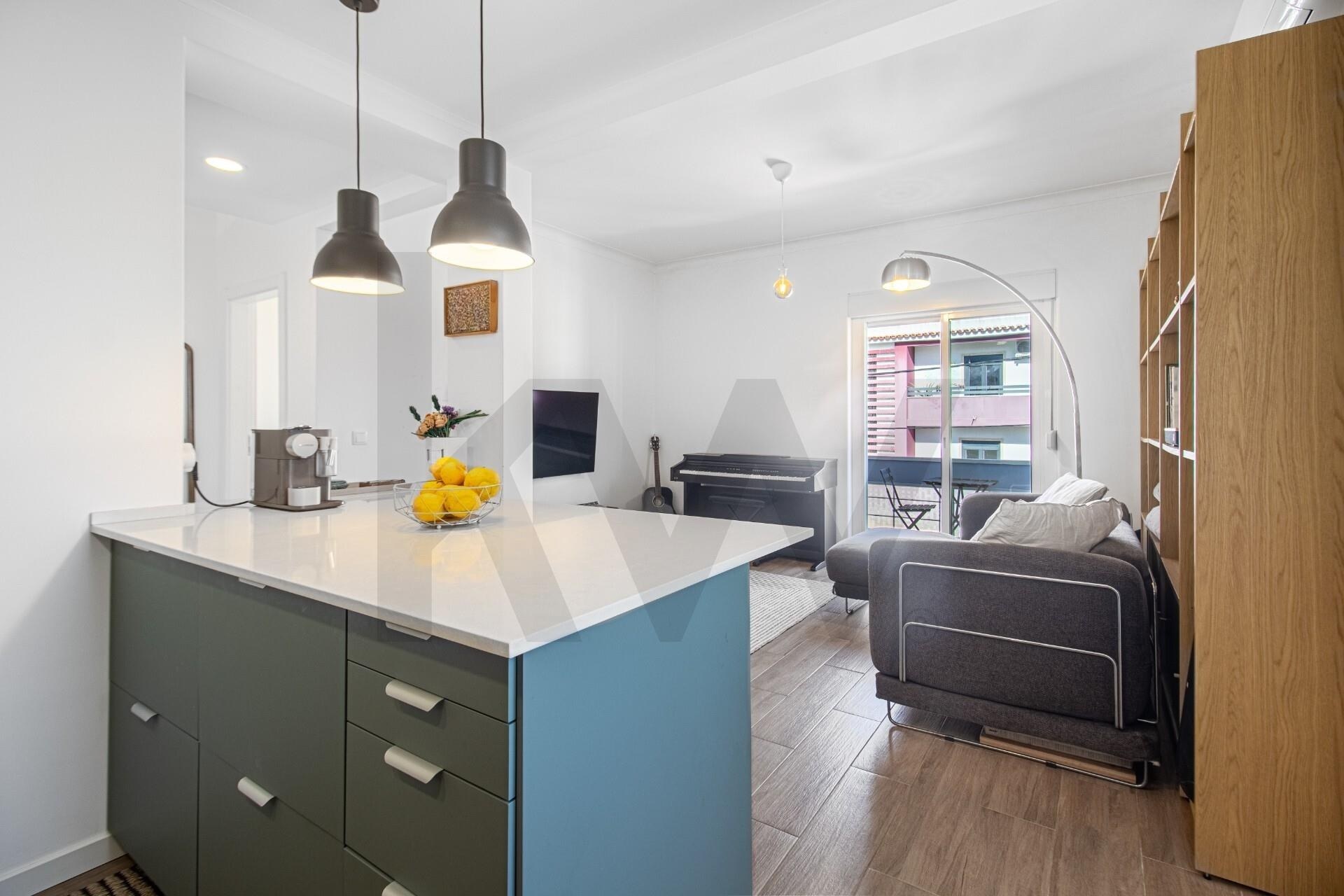 Apartamento T2 à Venda em Almada - Setúbal - Portugal - 4