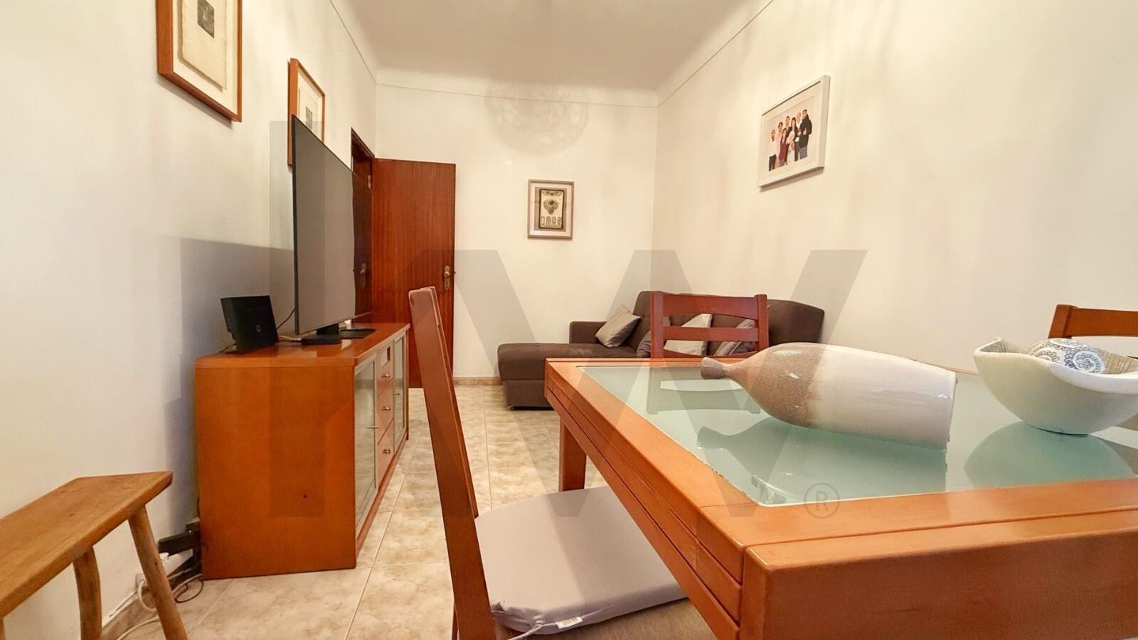 Apartamento T2 à Venda em Almada - Setúbal - Portugal - 2