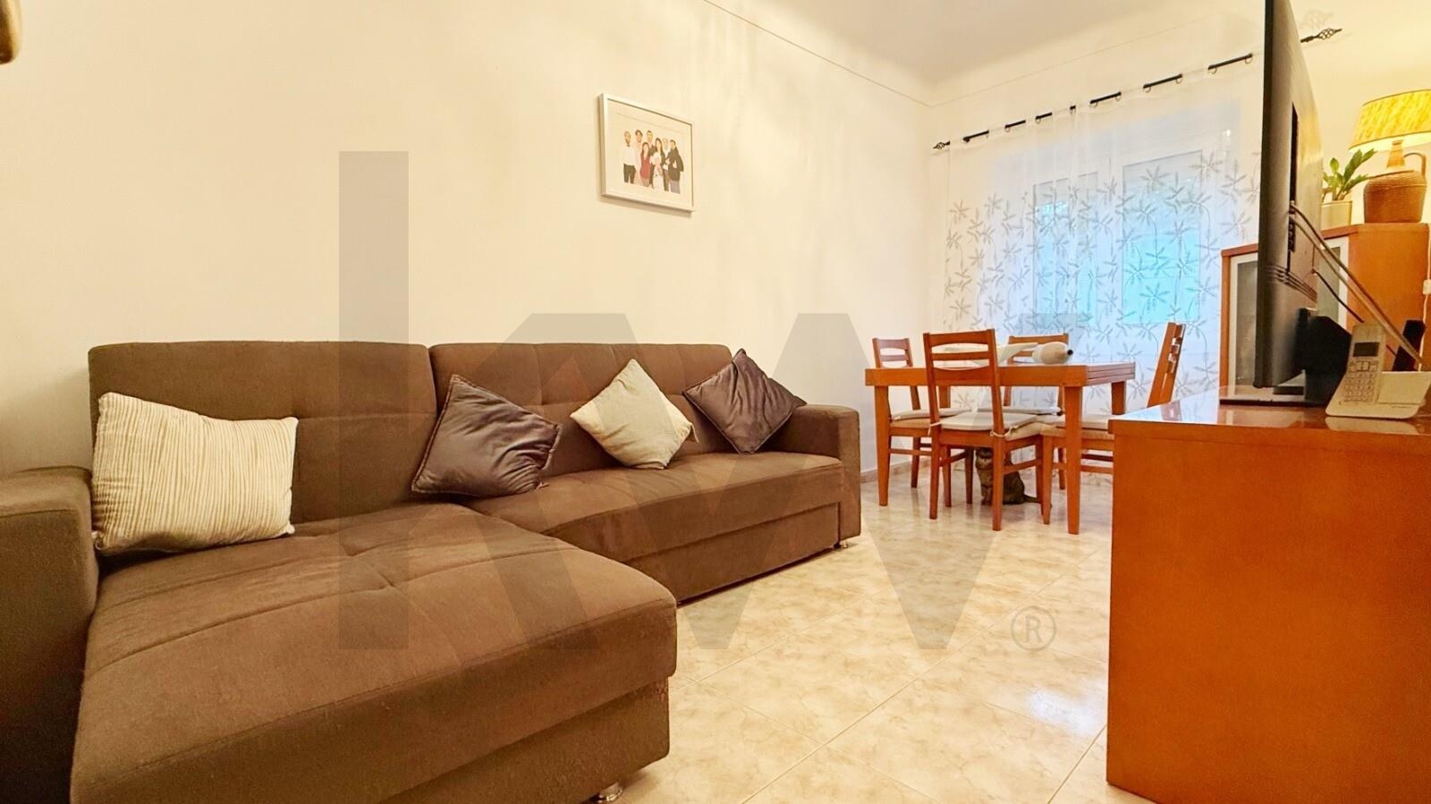 Apartamento T2 à Venda em Almada - Setúbal - Portugal - 3