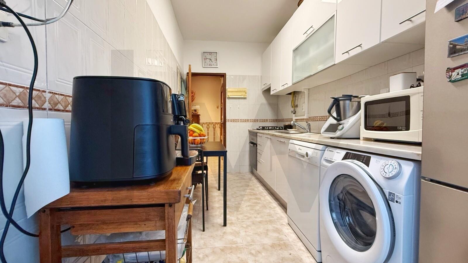 Apartamento T2 à Venda em Almada - Setúbal - Portugal - 5