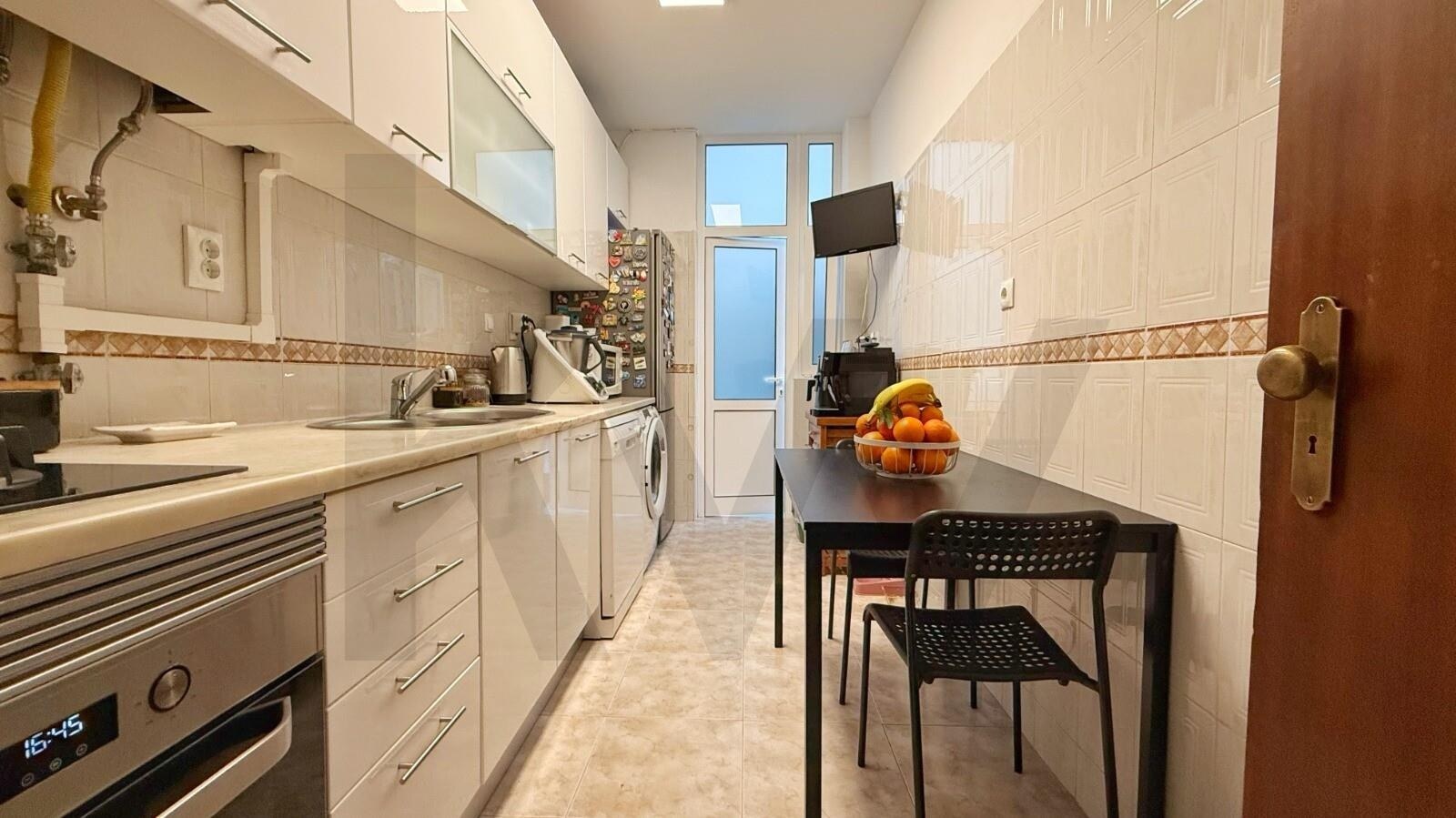Apartamento T2 à Venda em Almada - Setúbal - Portugal - 6