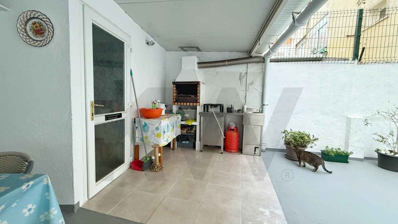 Apartamento T2 à Venda em Almada - Setúbal - Portugal - 7