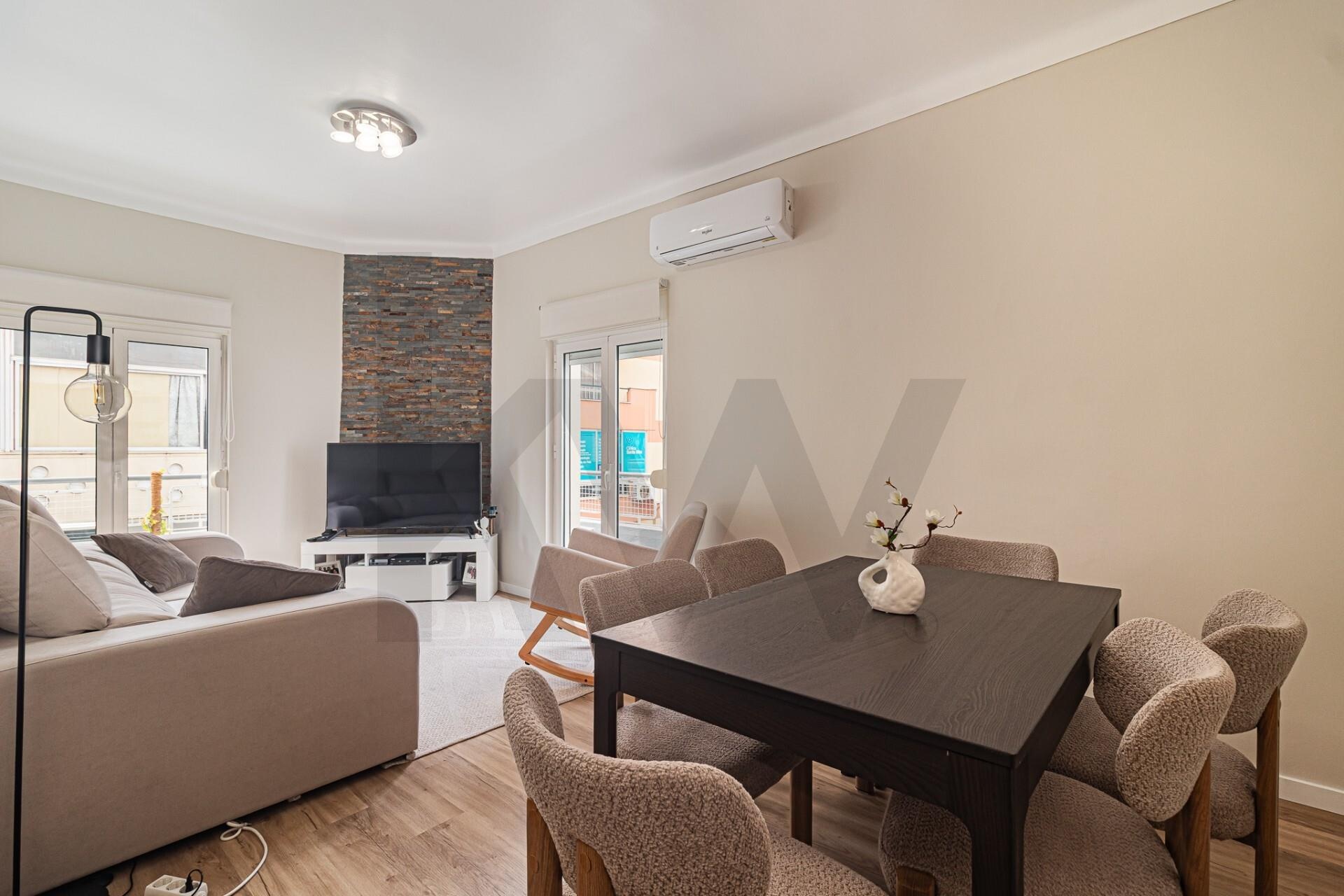 Apartamento T2 à Venda em Almada - Setúbal - Portugal - 3