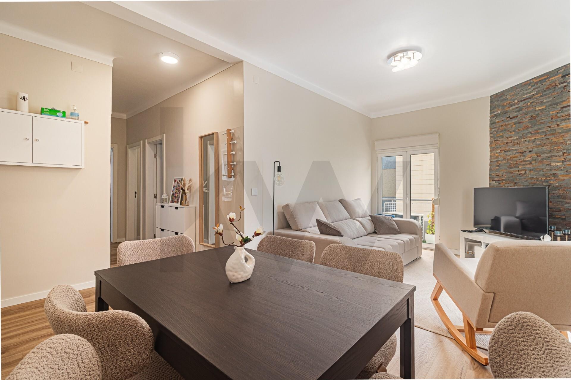 Apartamento T2 à Venda em Almada - Setúbal - Portugal - 4
