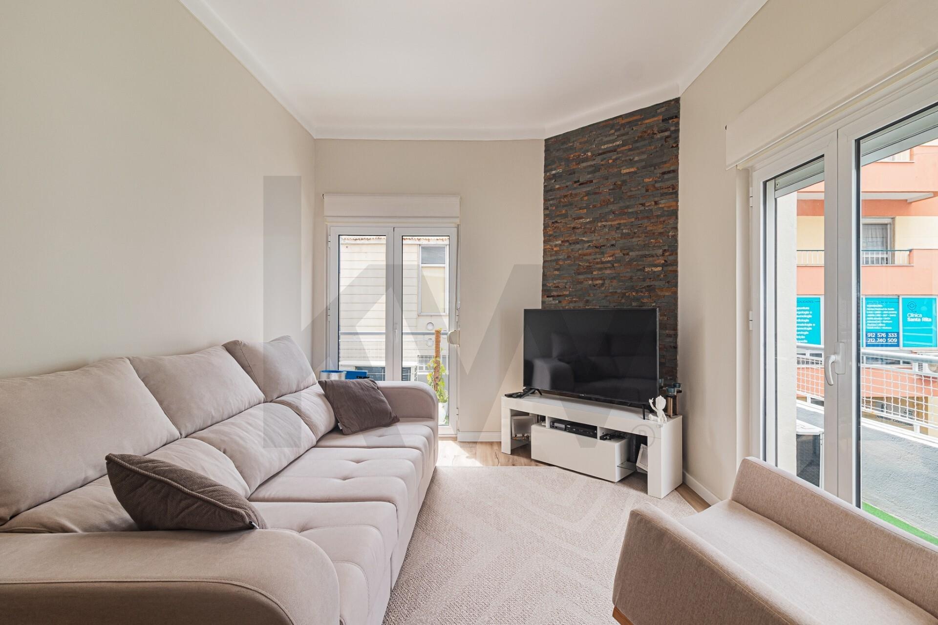 Apartamento T2 à Venda em Almada - Setúbal - Portugal - 6