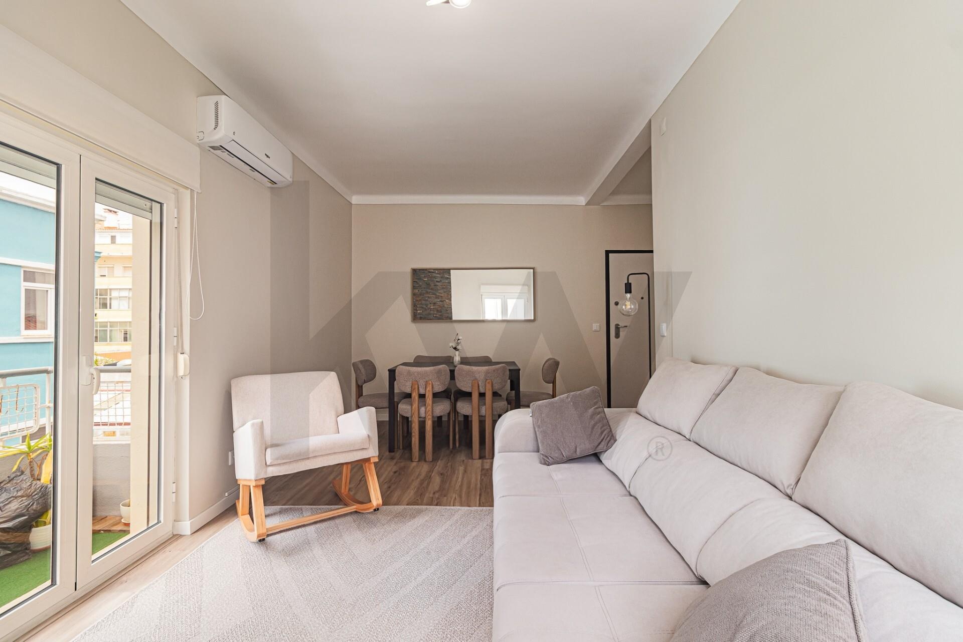 Apartamento T2 à Venda em Almada - Setúbal - Portugal - 7