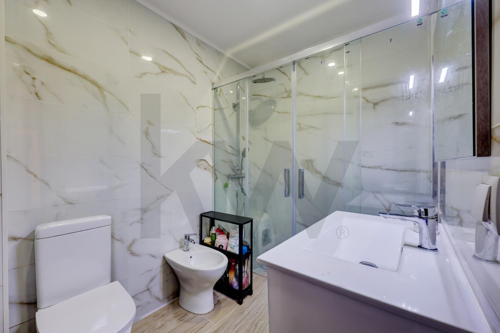 Apartamento T2 à Venda em Alverca Do Ribatejo - Lisboa - Portugal - 2