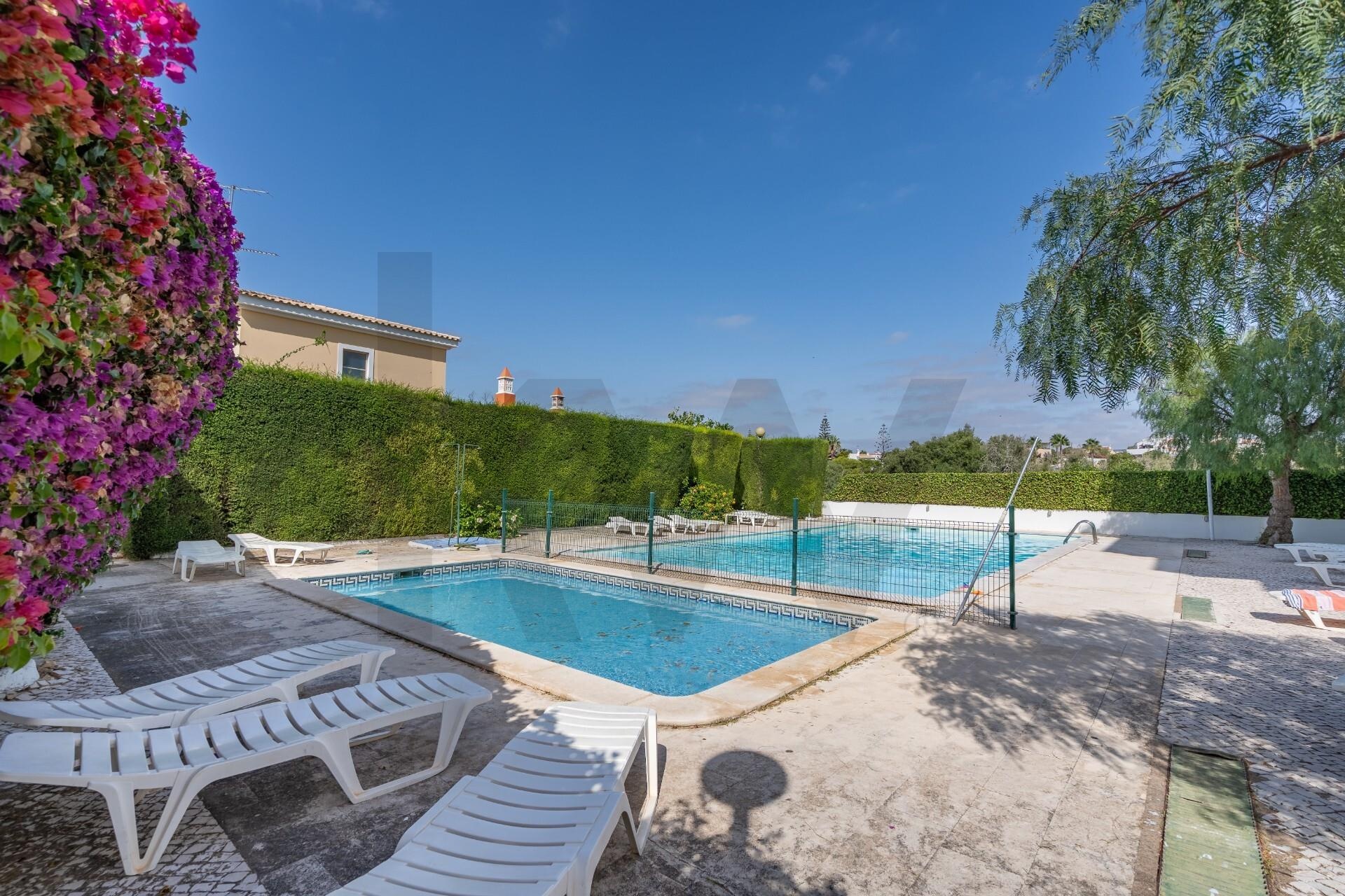 Apartamento T2 à Venda em Alvor - Algarve - Portugal - 2