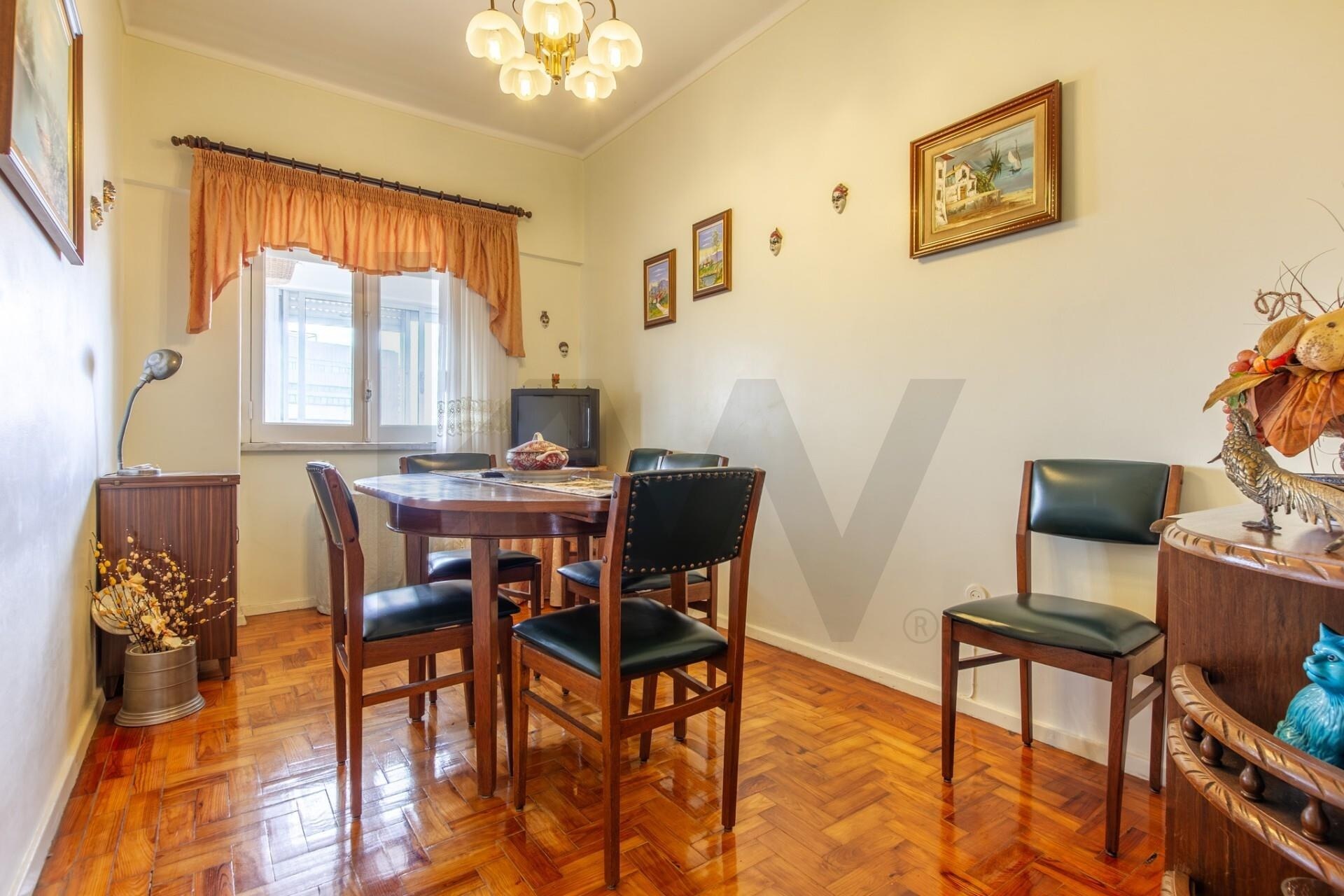 Apartamento T2 à Venda em Barreiro - Setúbal - Portugal - 2