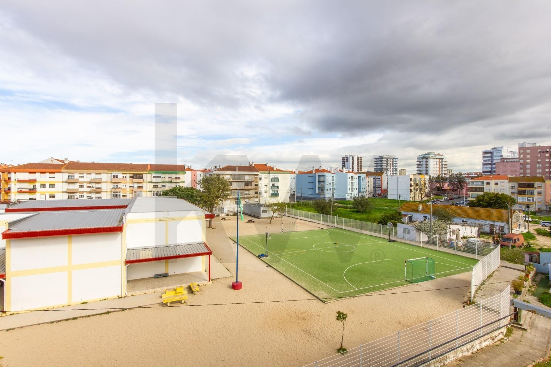 Apartamento T2 à Venda em Barreiro - Setúbal - Portugal - 6