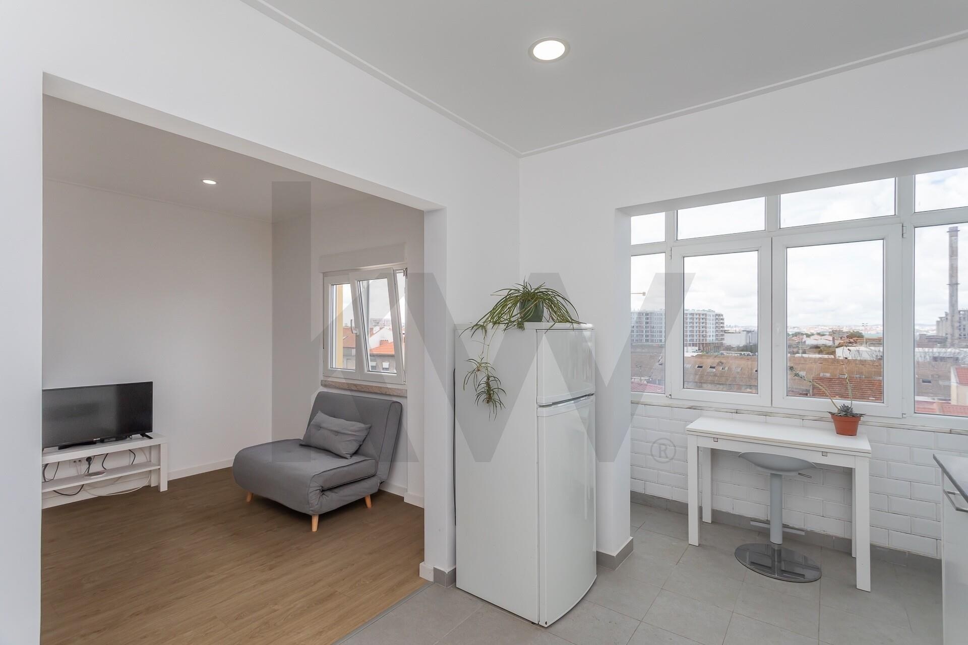 Apartamento T2 à Venda em Barreiro - Setúbal - Portugal - 2