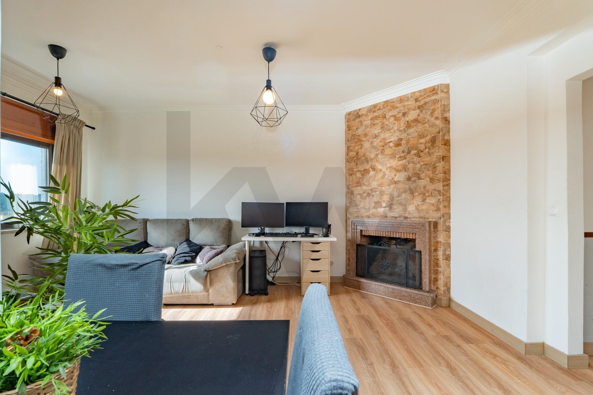 Apartamento T2 à Venda em Belas - Lisboa - Portugal - 3