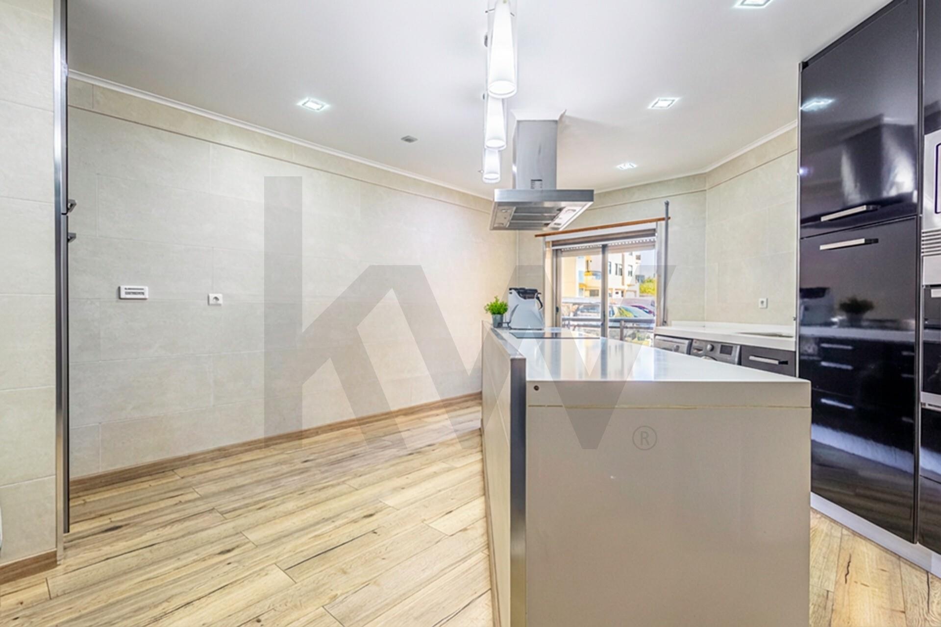 Apartamento T2 à Venda em Belas - Lisboa - Portugal - 7