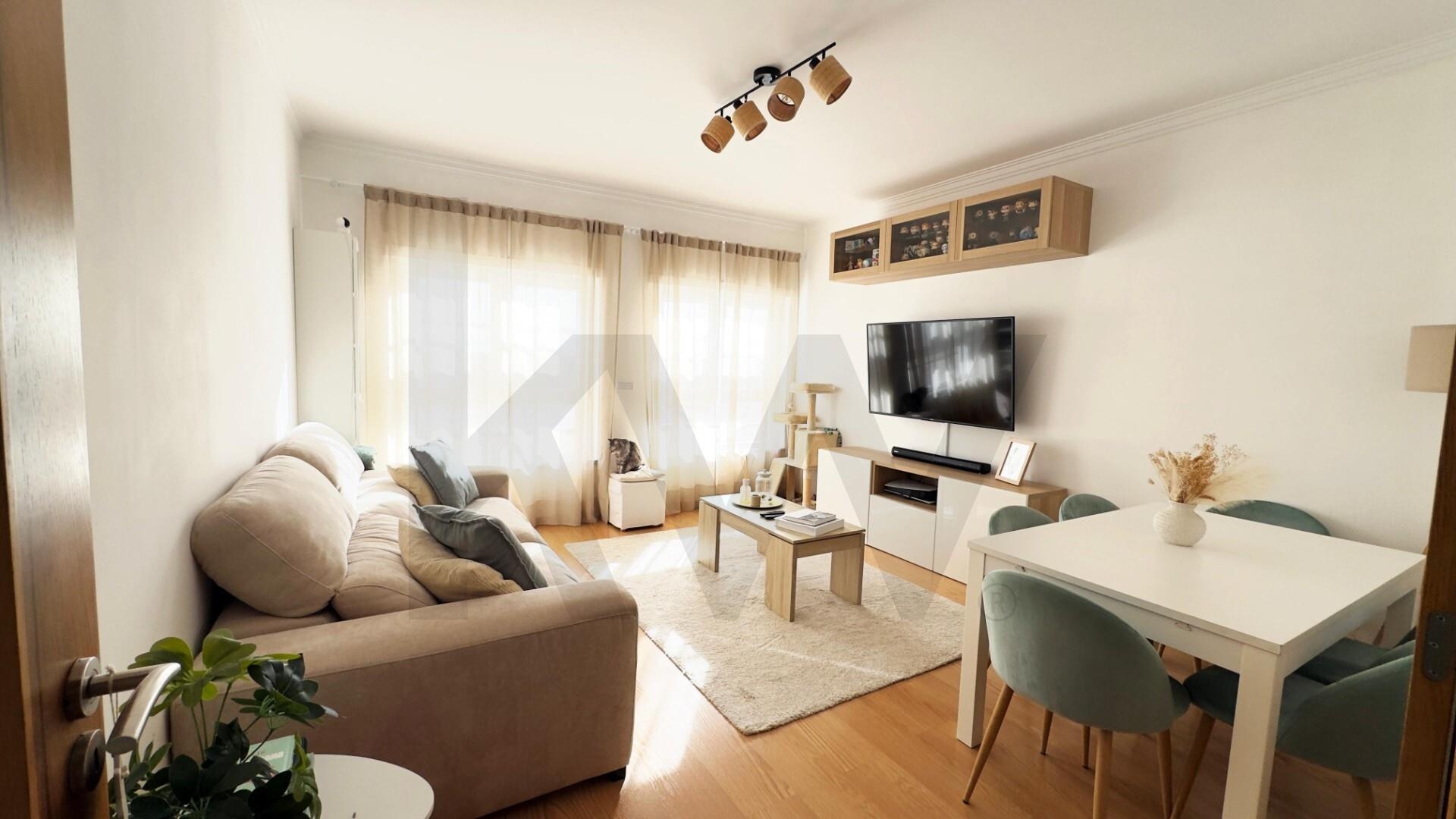Apartamento T2 à Venda em Belas - Lisboa - Portugal - 1