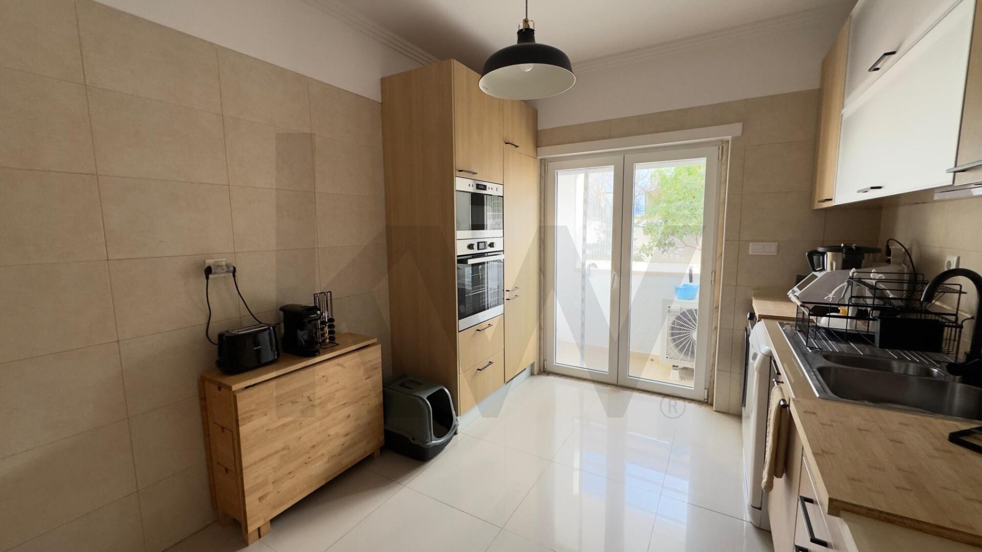Apartamento T2 à Venda em Belas - Lisboa - Portugal - 4