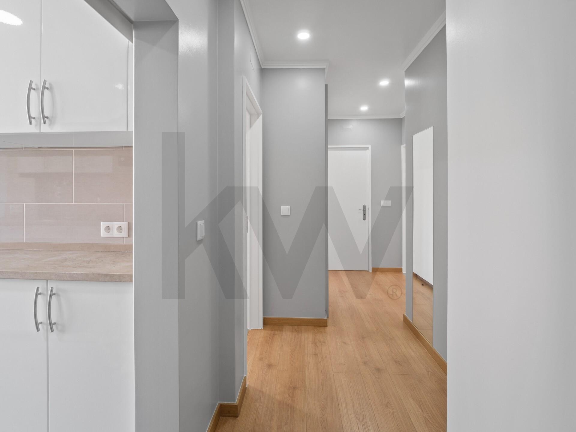 Apartamento T2 à Venda em Carcavelos - Lisboa - Portugal - 3