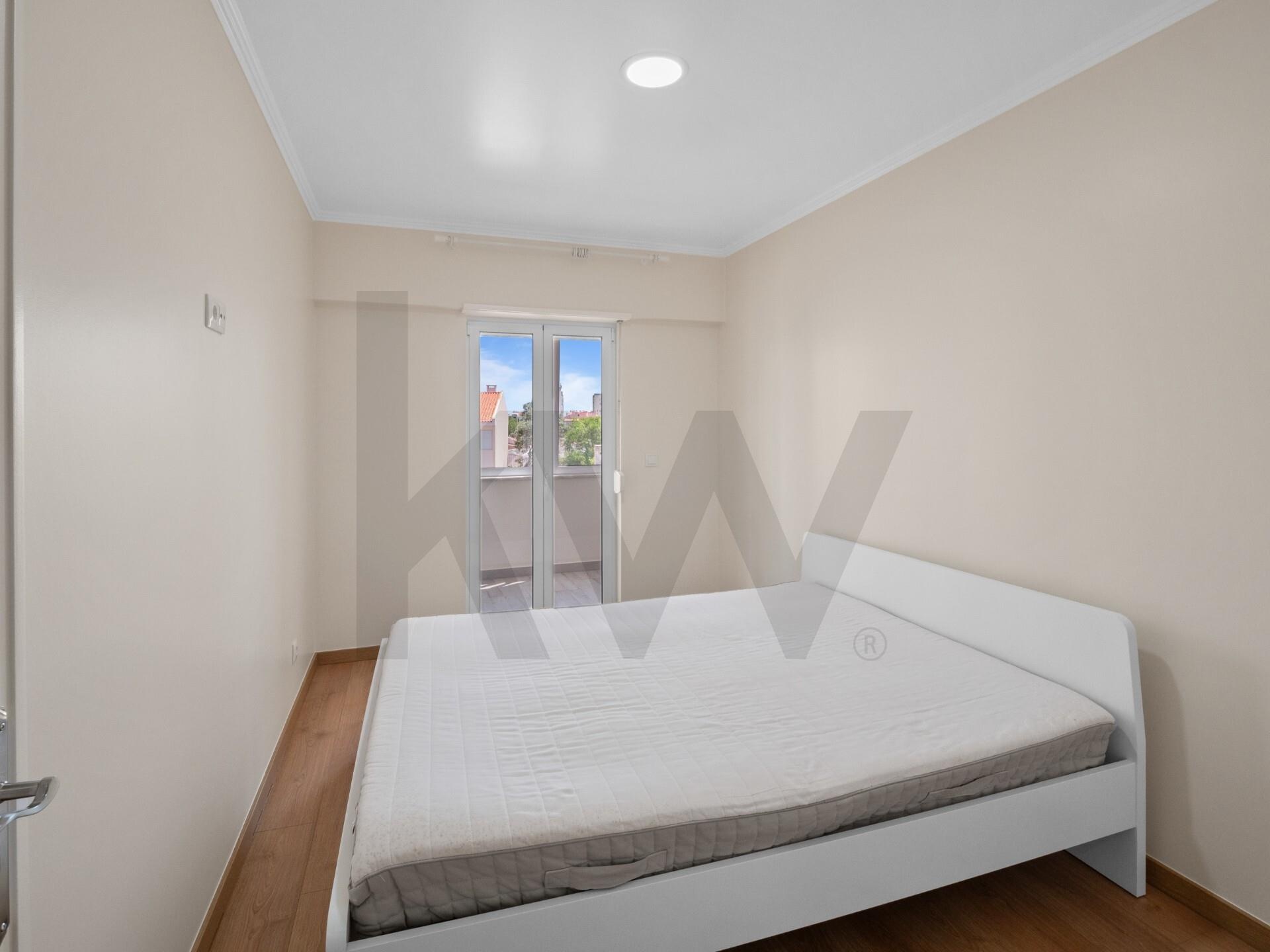 Apartamento T2 à Venda em Carcavelos - Lisboa - Portugal - 4