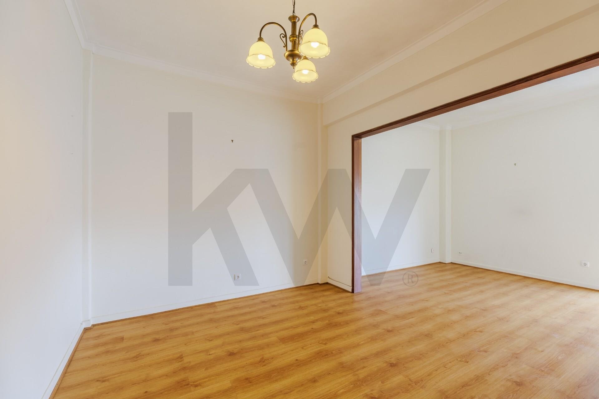 Apartamento T2 à Venda em Carnaxide - Lisboa - Portugal - 5