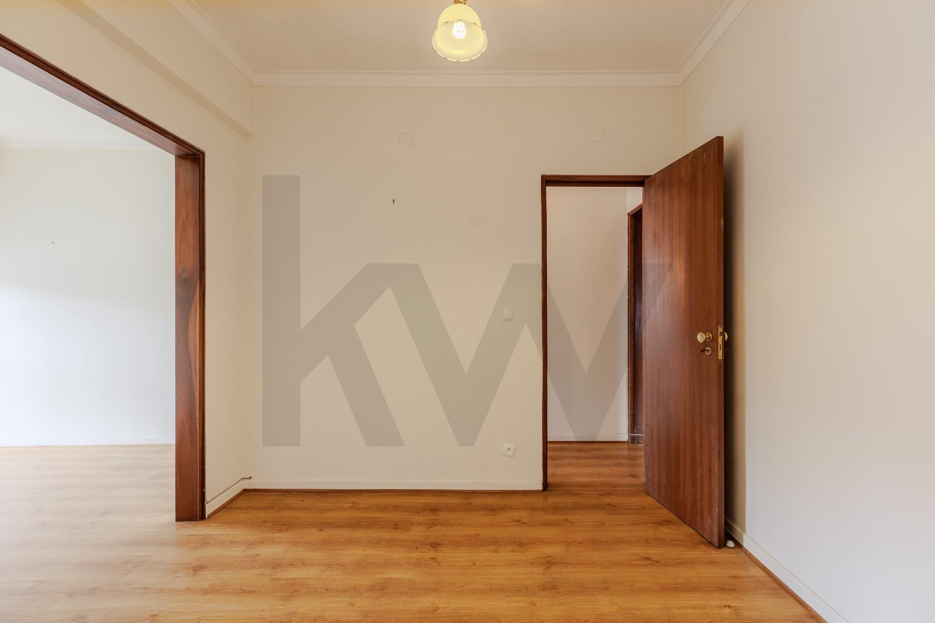 Apartamento T2 à Venda em Carnaxide - Lisboa - Portugal - 6