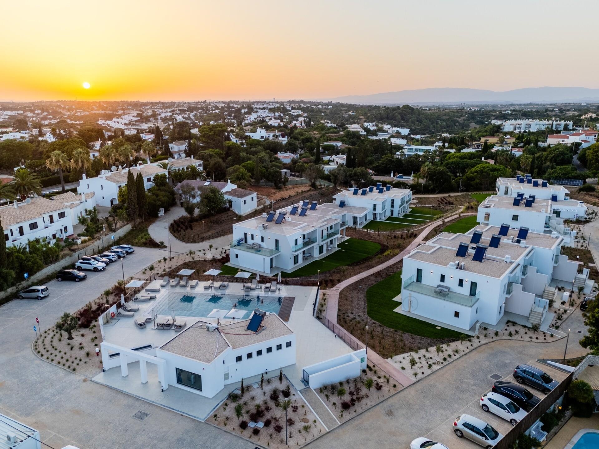 Apartamento T2 à Venda em Carvoeiro - Algarve - Portugal - 1