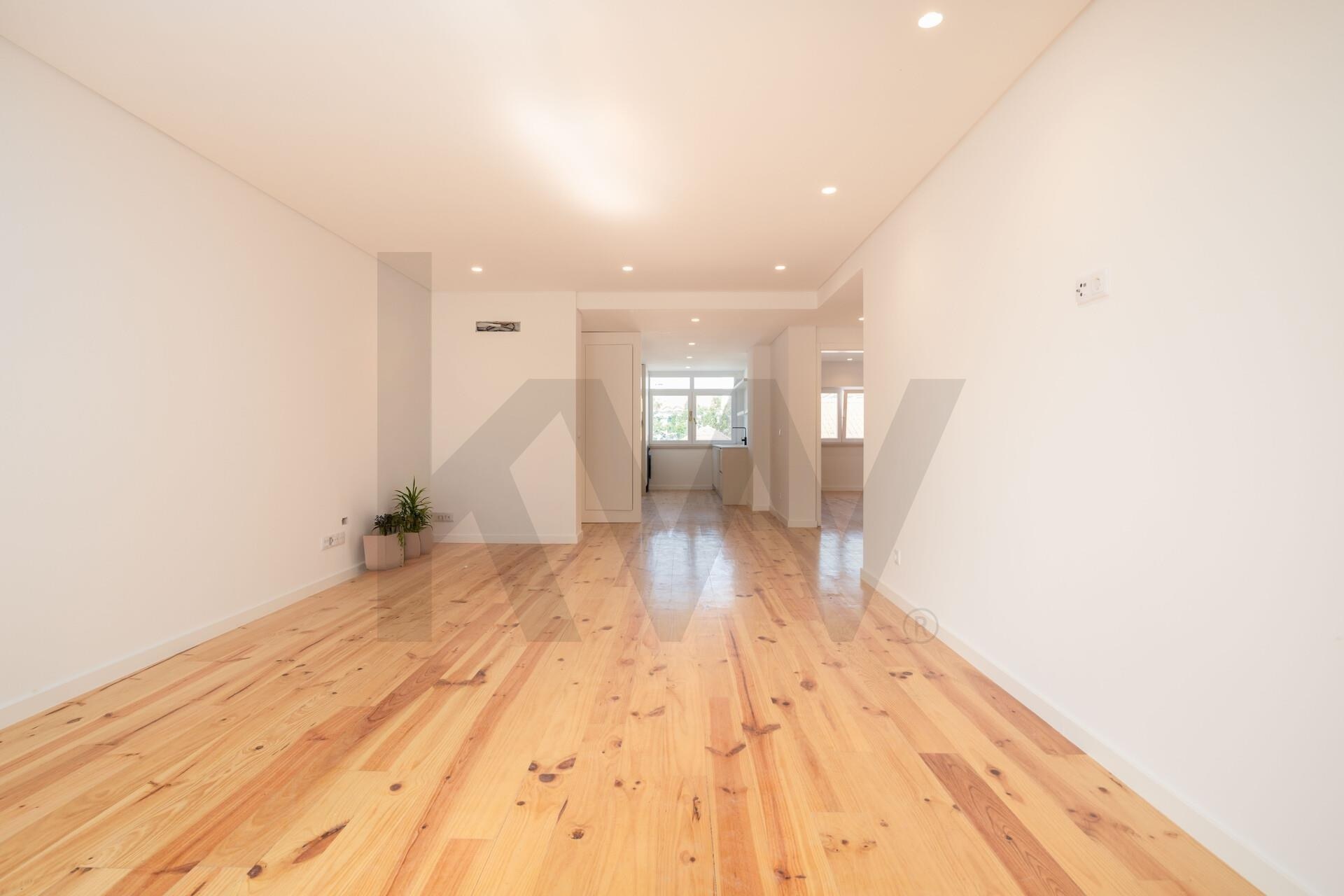 Apartamento T2 à Venda em Cascais - Lisboa - Portugal - 2