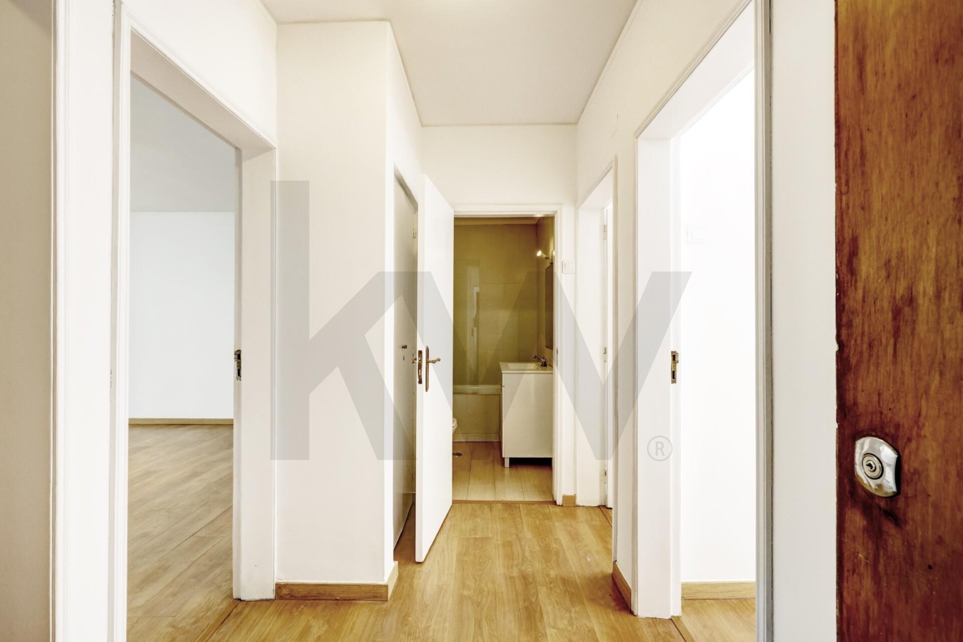 Apartamento T2 à Venda em Cascais - Lisboa - Portugal - 2