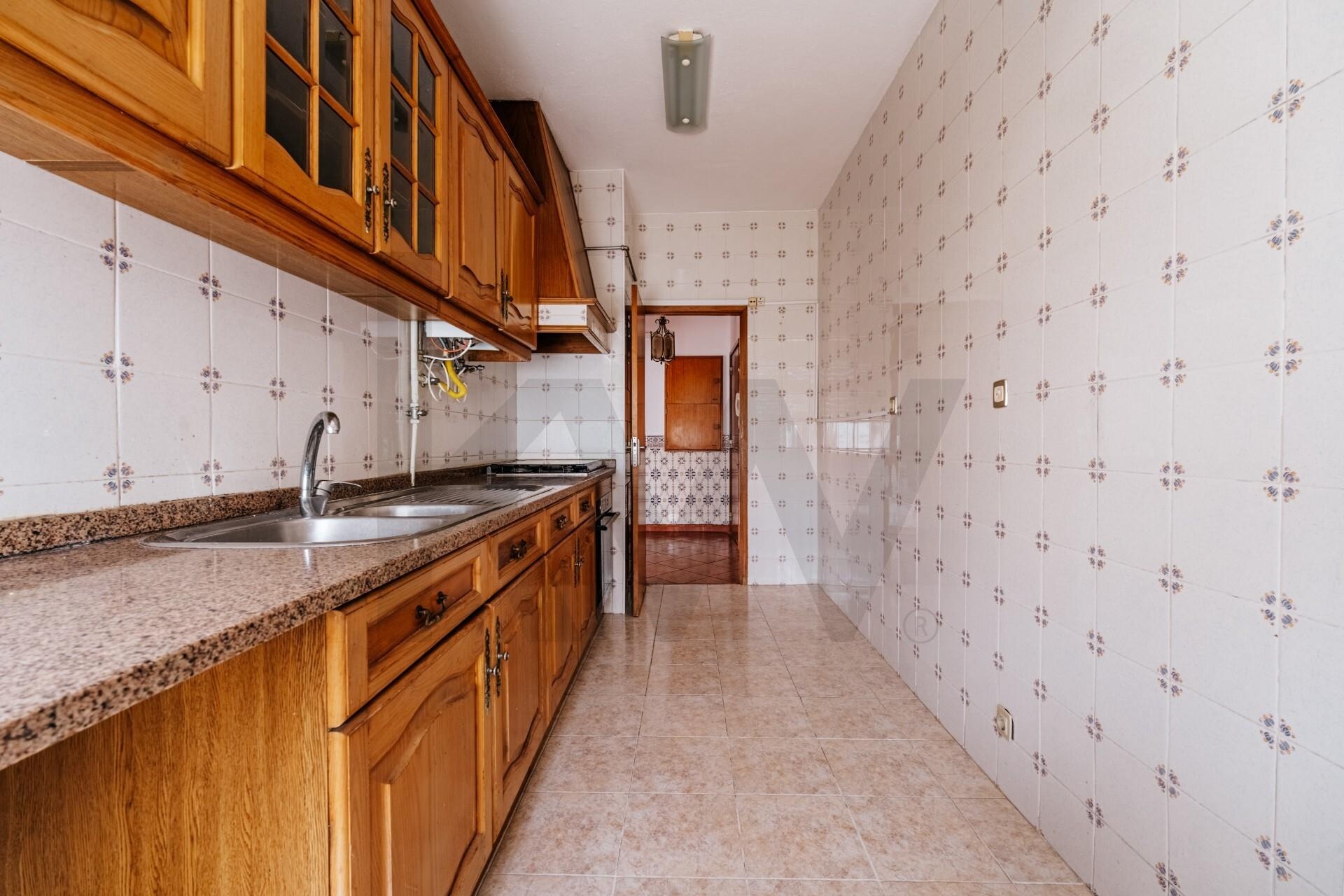 Apartamento T2 à Venda em Coimbra - Coimbra - Portugal - 2