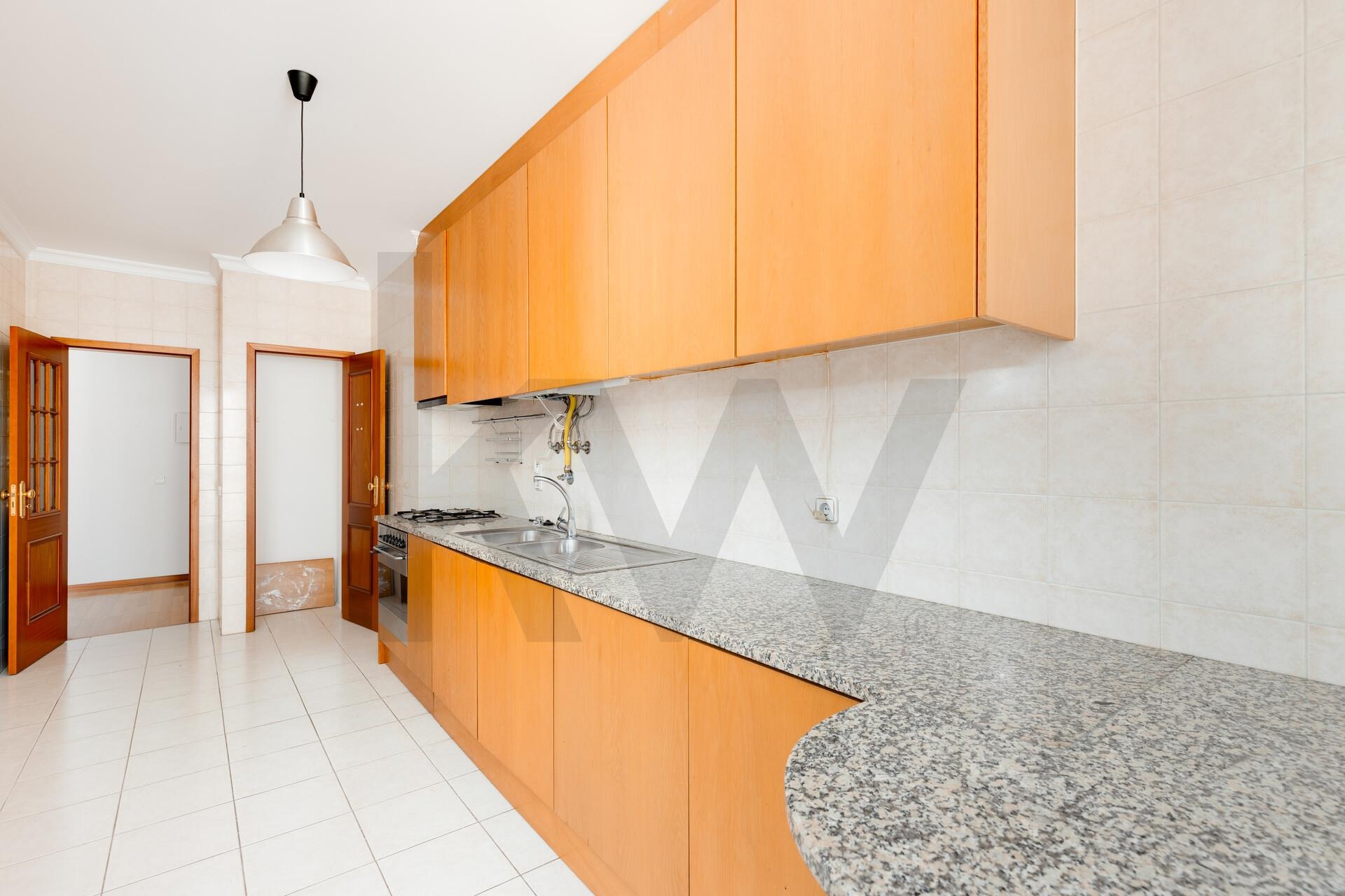 Apartamento T2 à Venda em Coimbra - Coimbra - Portugal - 6