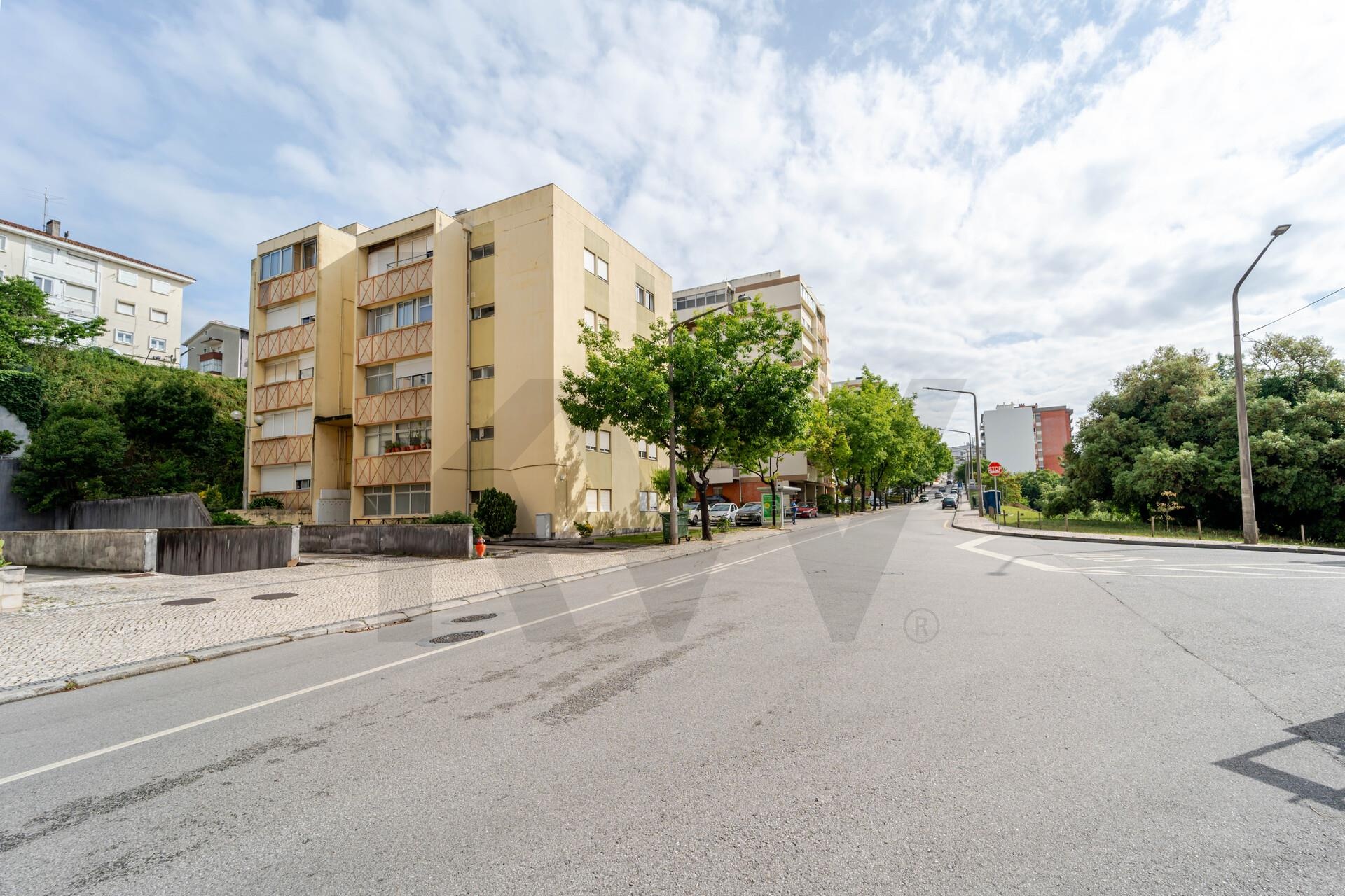 Apartamento T2 à Venda em Coimbra - Portugal - 1