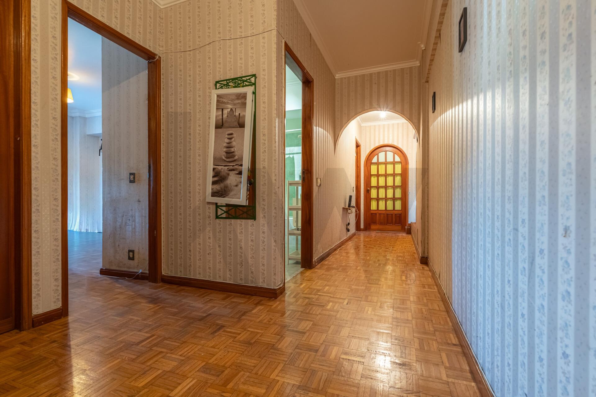 Apartamento T2 à Venda em Coimbra - Portugal - 2