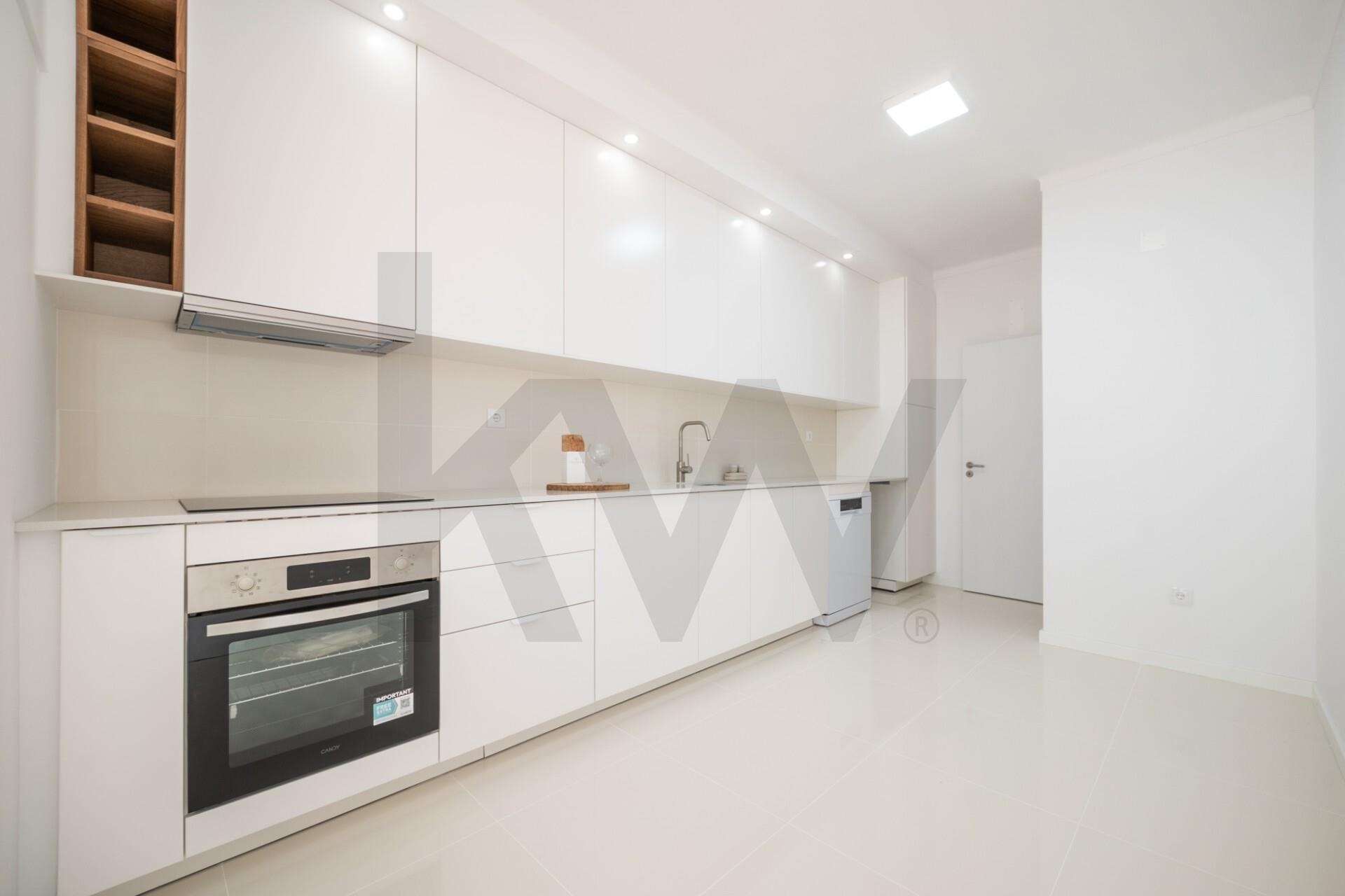 Apartamento T2 à Venda em Coimbra - Portugal - 1