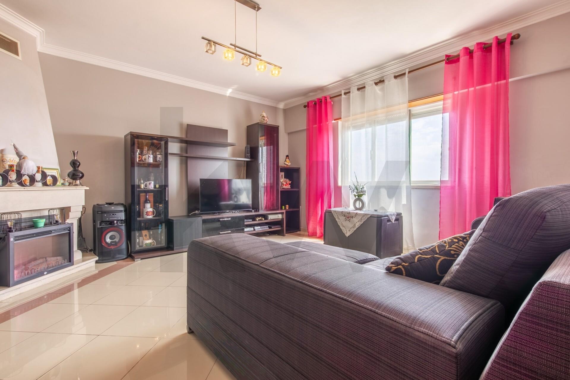 Apartamento T2 à Venda em Corroios - Setúbal - Portugal - 4