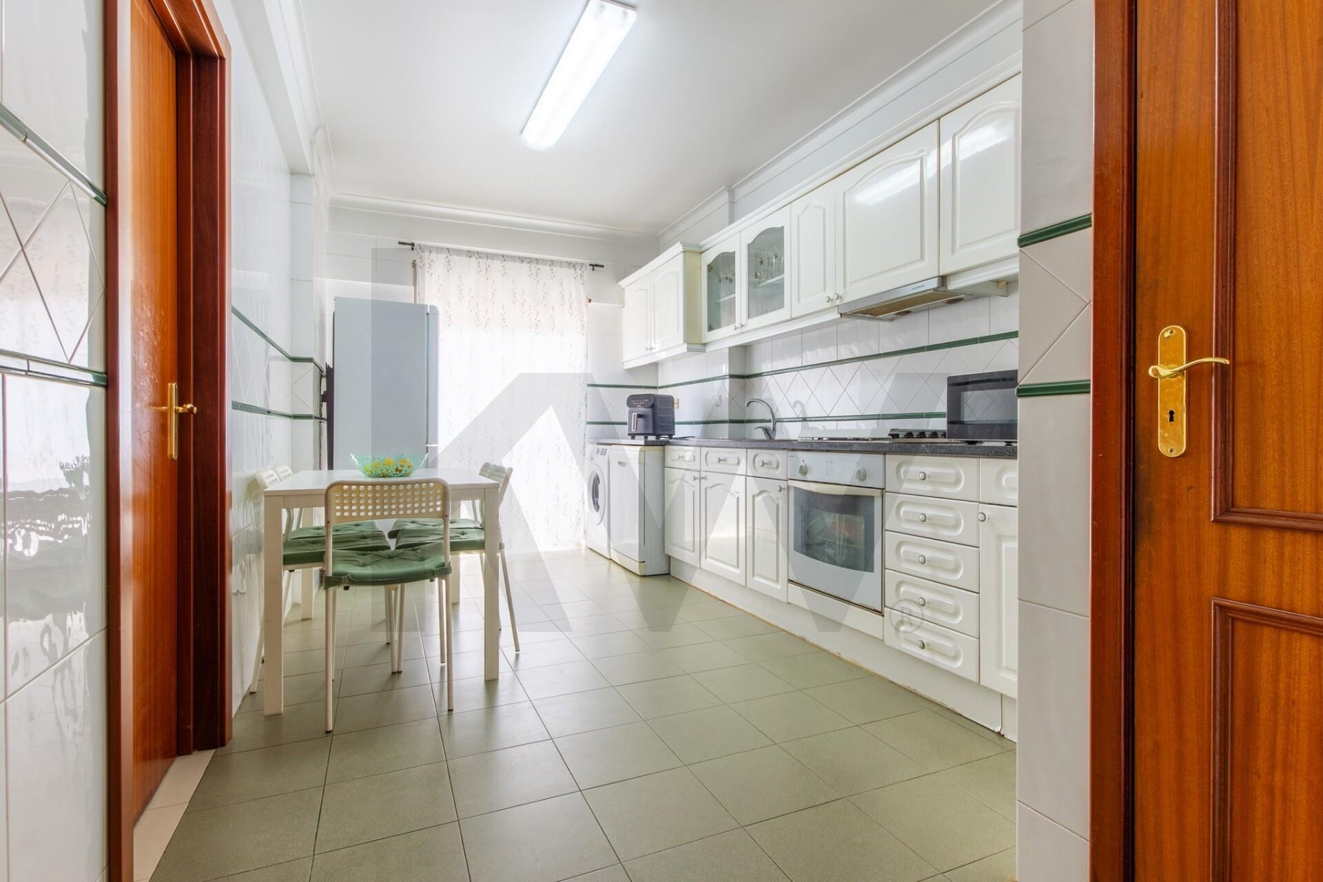 Apartamento T2 à Venda em Corroios - Setúbal - Portugal - 7