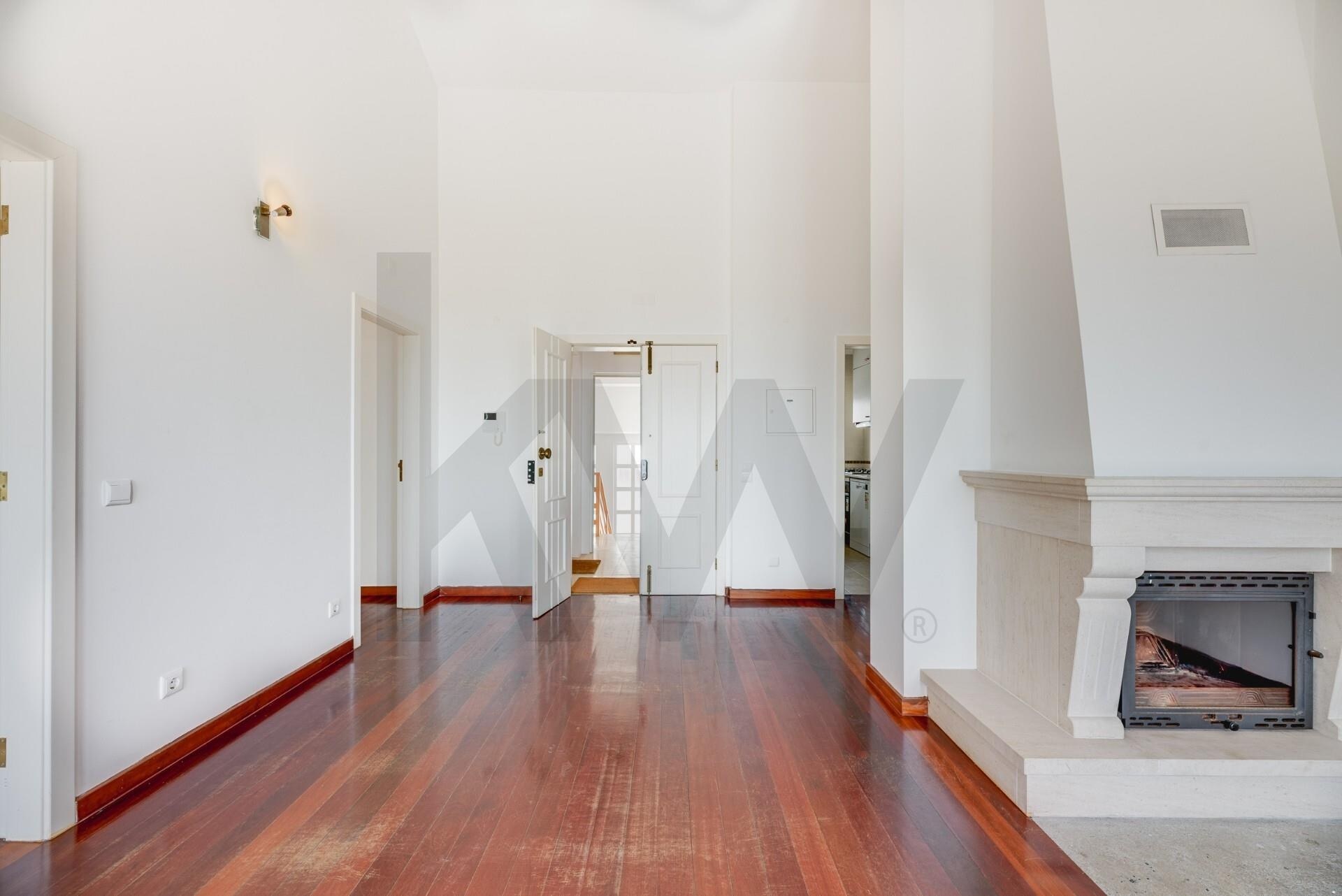 Apartamento T2 à Venda em Estoril - Lisboa - Portugal - 3