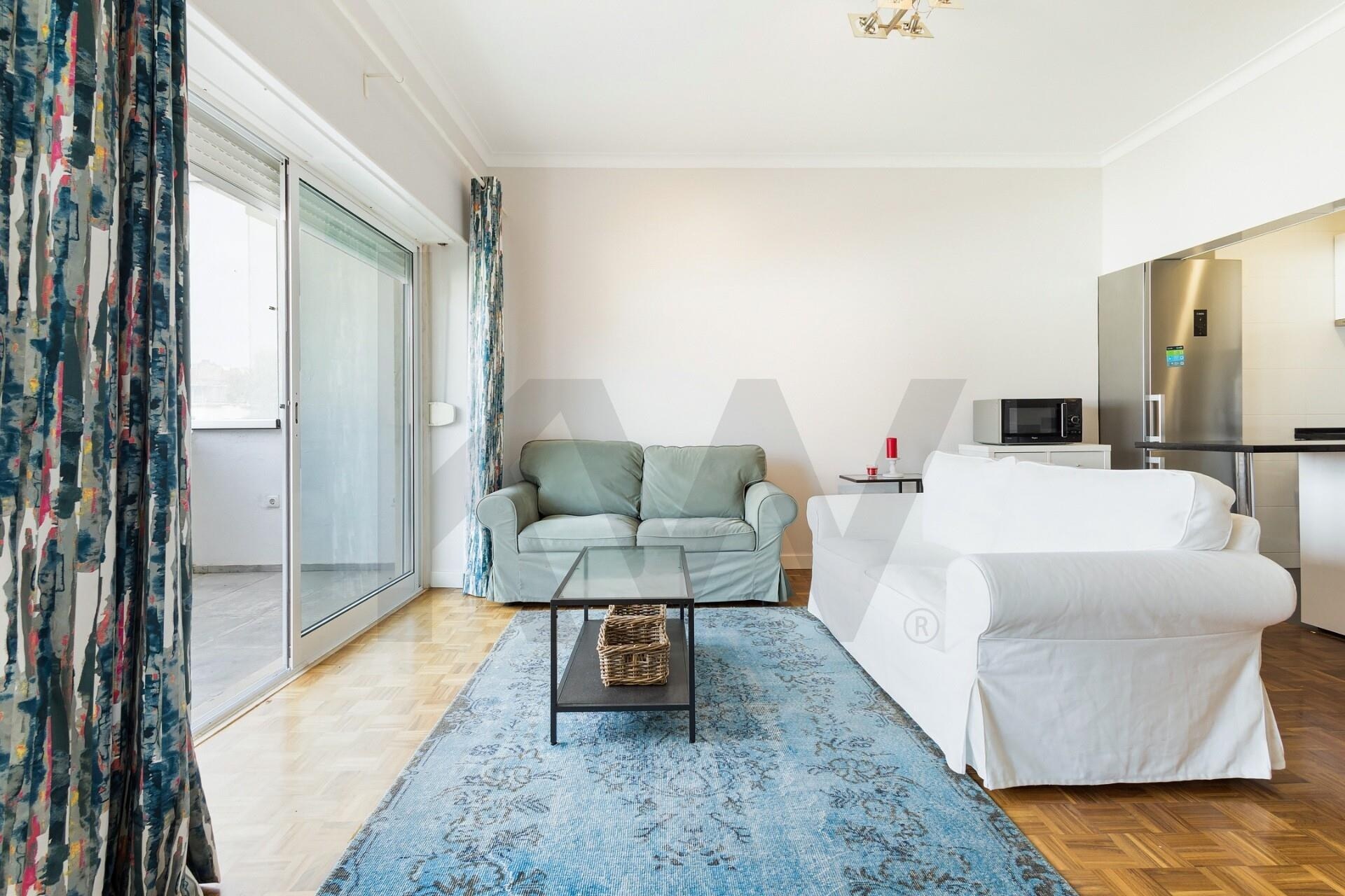 Apartamento T2 à Venda em Estoril - Lisboa - Portugal - 2