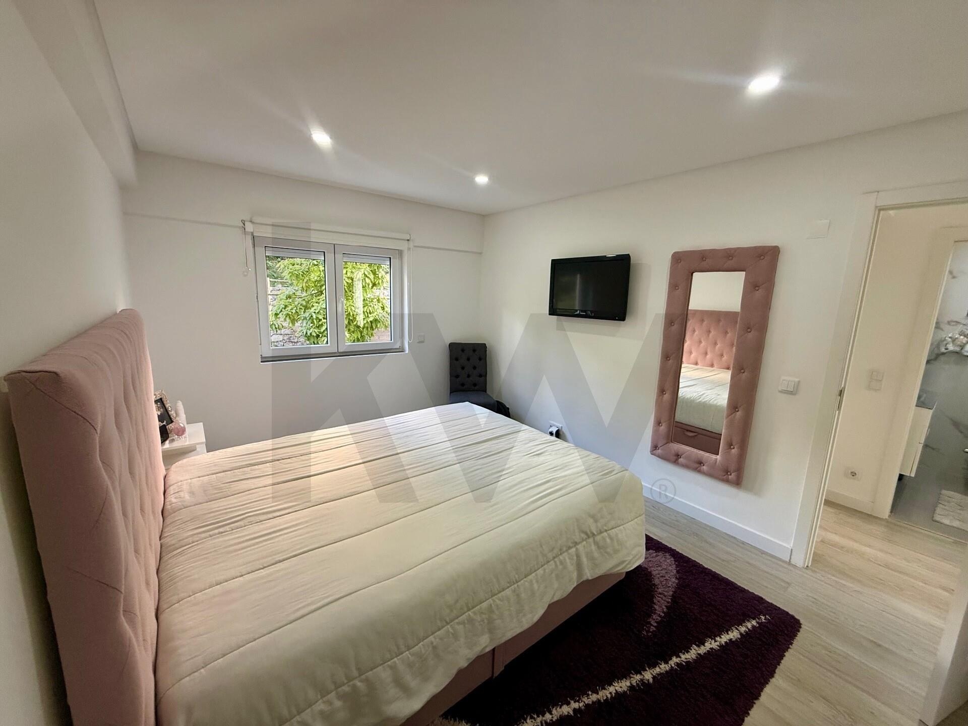 Apartamento T2 à Venda em Estoril - Lisboa - Portugal - 2