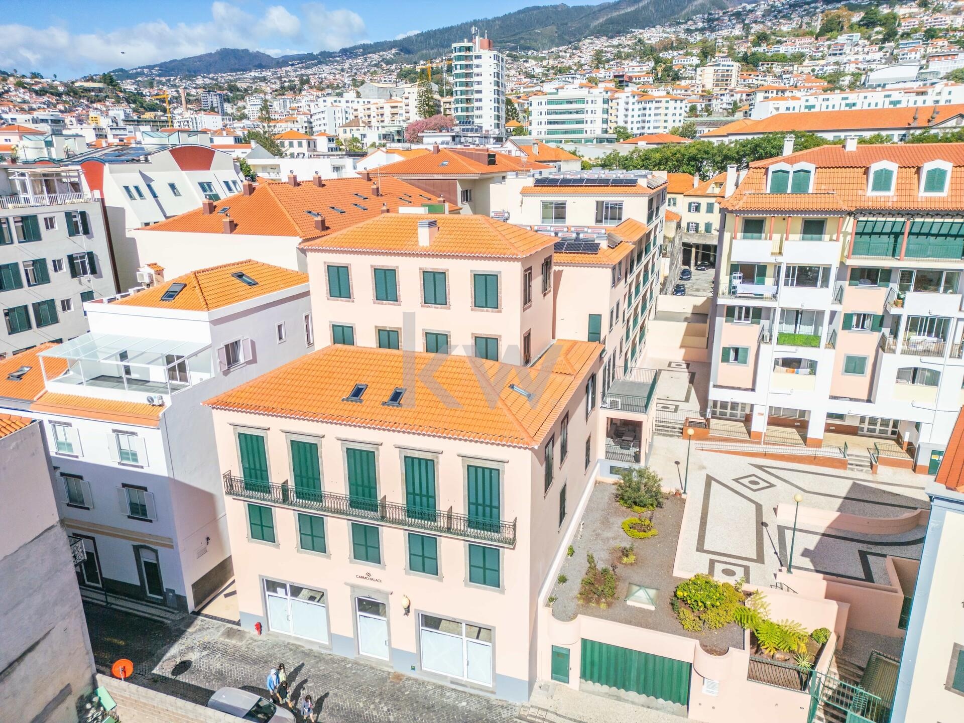 Apartamento de 2 dormitorios en venta en Funchal - Isla de Madeira - Portugal - 1
