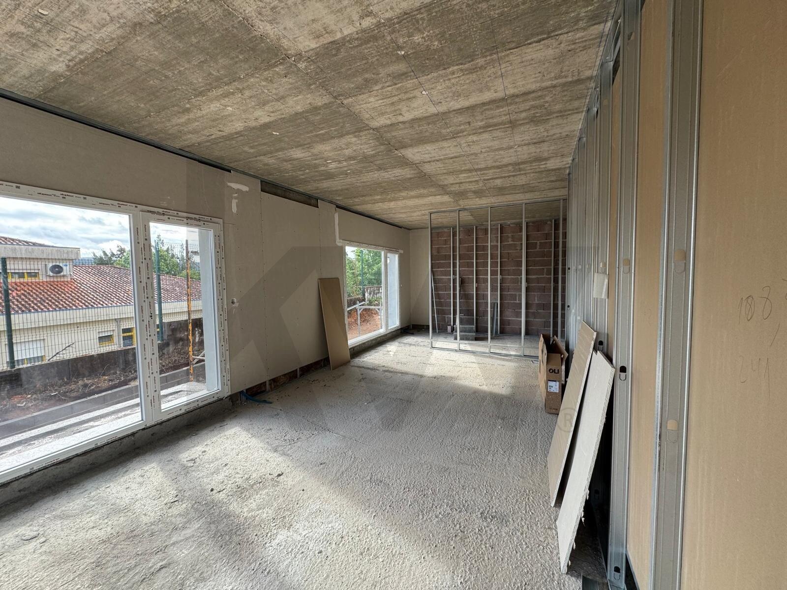 Apartamento T2 à Venda em Lordemão - Coimbra - Portugal - 2