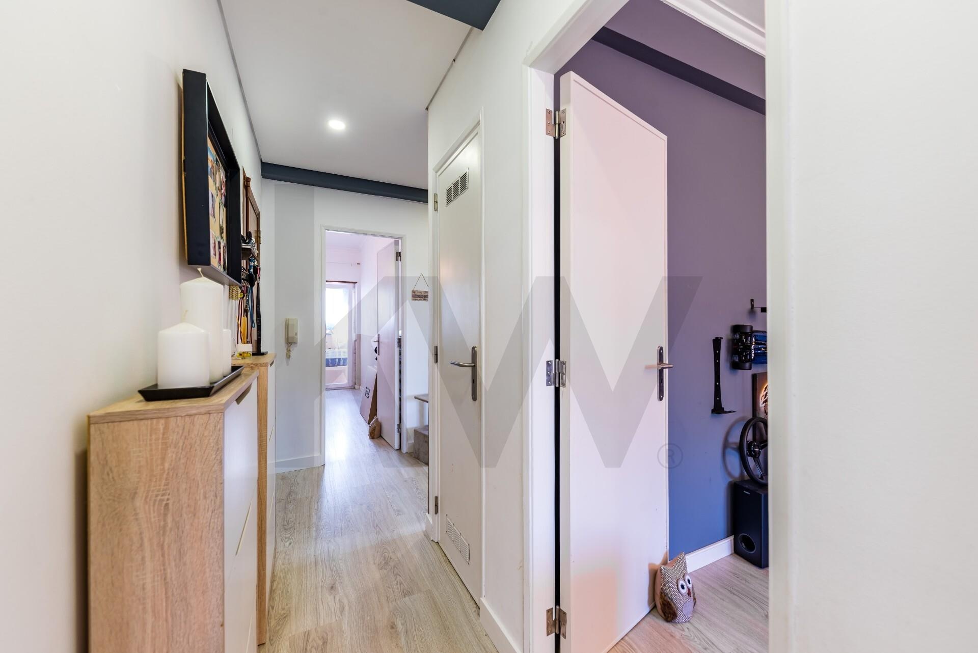 Apartamento T2 à Venda em Mem Martins - Lisboa - Portugal - 3