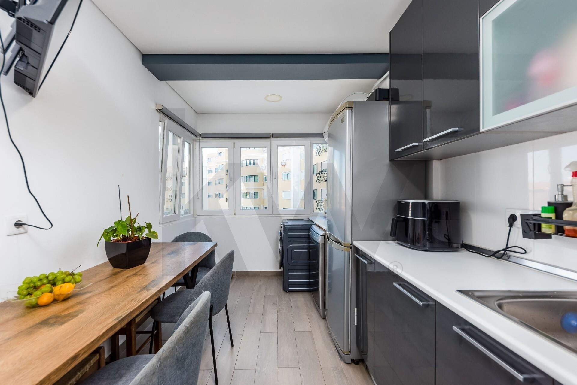 Apartamento T2 à Venda em Mem Martins - Lisboa - Portugal - 6