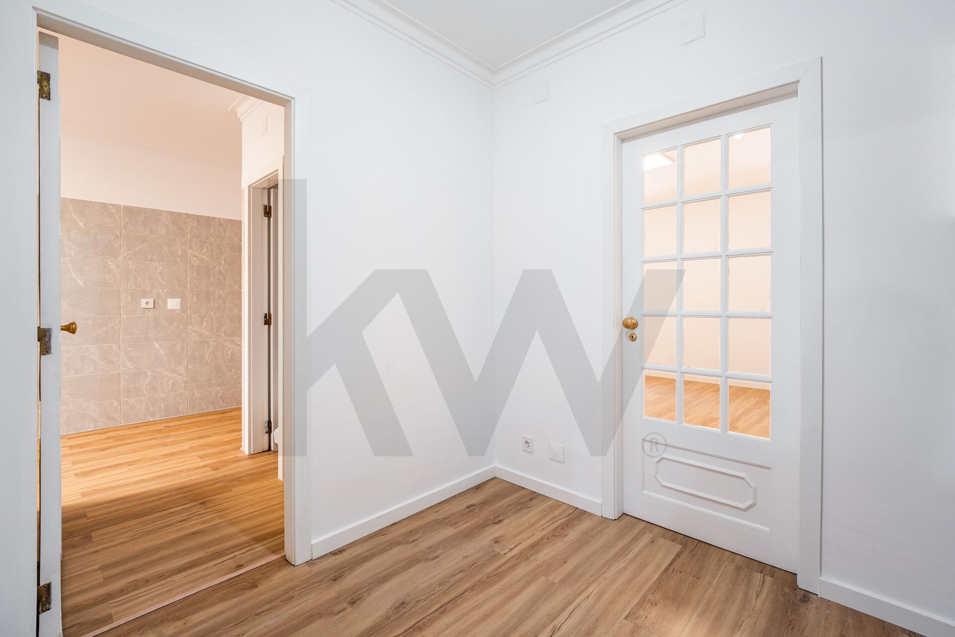Apartamento T2 à Venda em Mem Martins - Lisboa - Portugal - 4