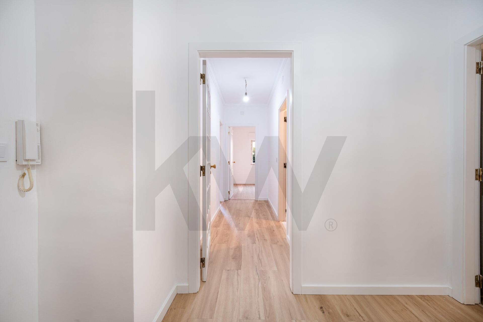 Apartamento T2 à Venda em Mem Martins - Lisboa - Portugal - 6