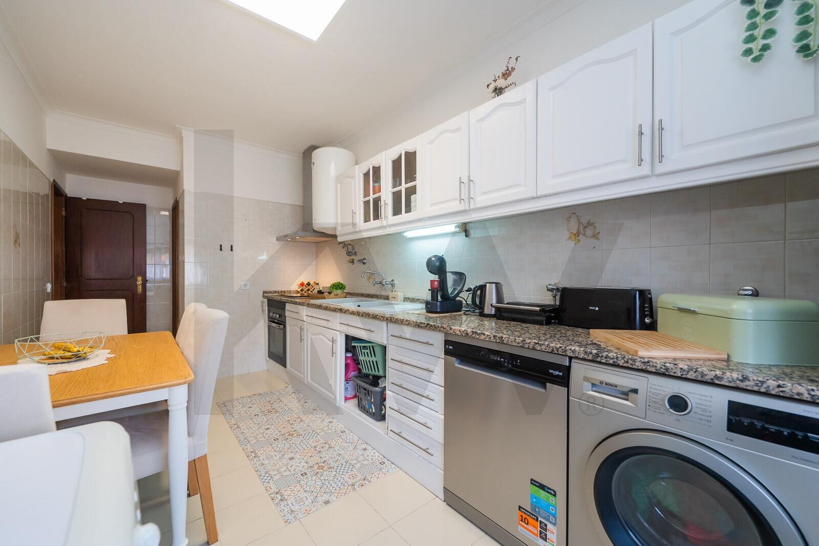 Apartamento T2 à Venda em Mem Martins - Lisboa - Portugal - 6
