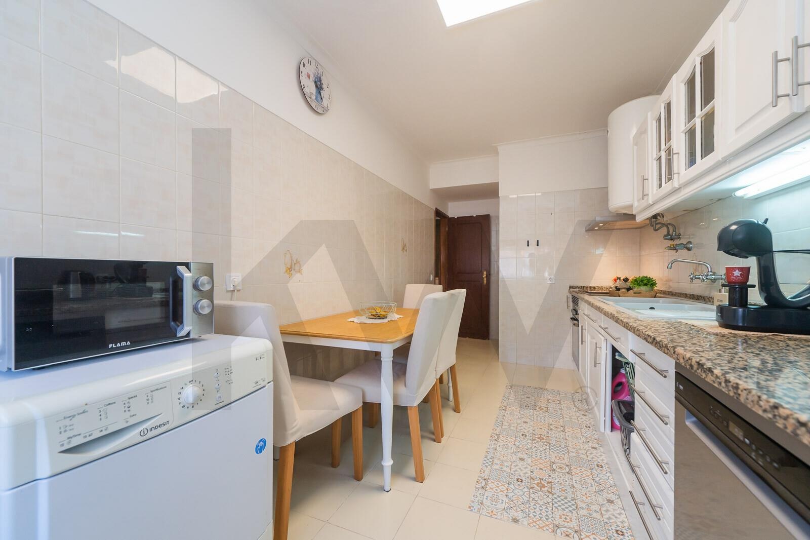 Apartamento T2 à Venda em Mem Martins - Lisboa - Portugal - 7