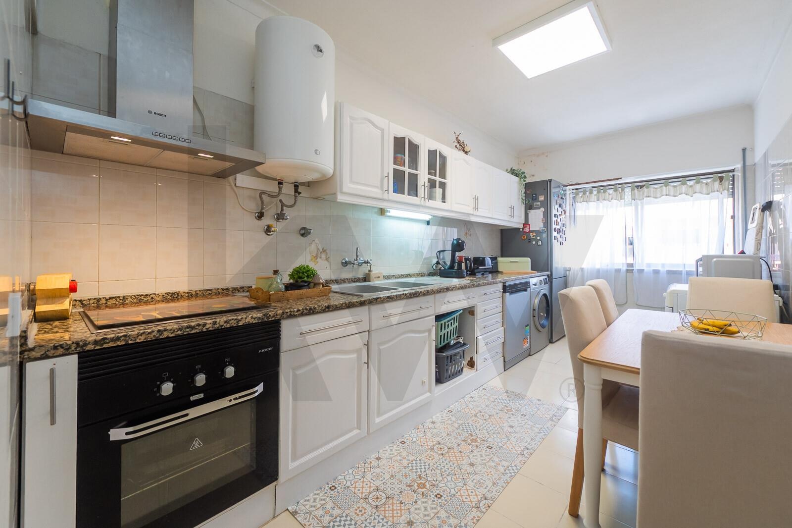 Apartamento T2 à Venda em Mem Martins - Lisboa - Portugal - 8
