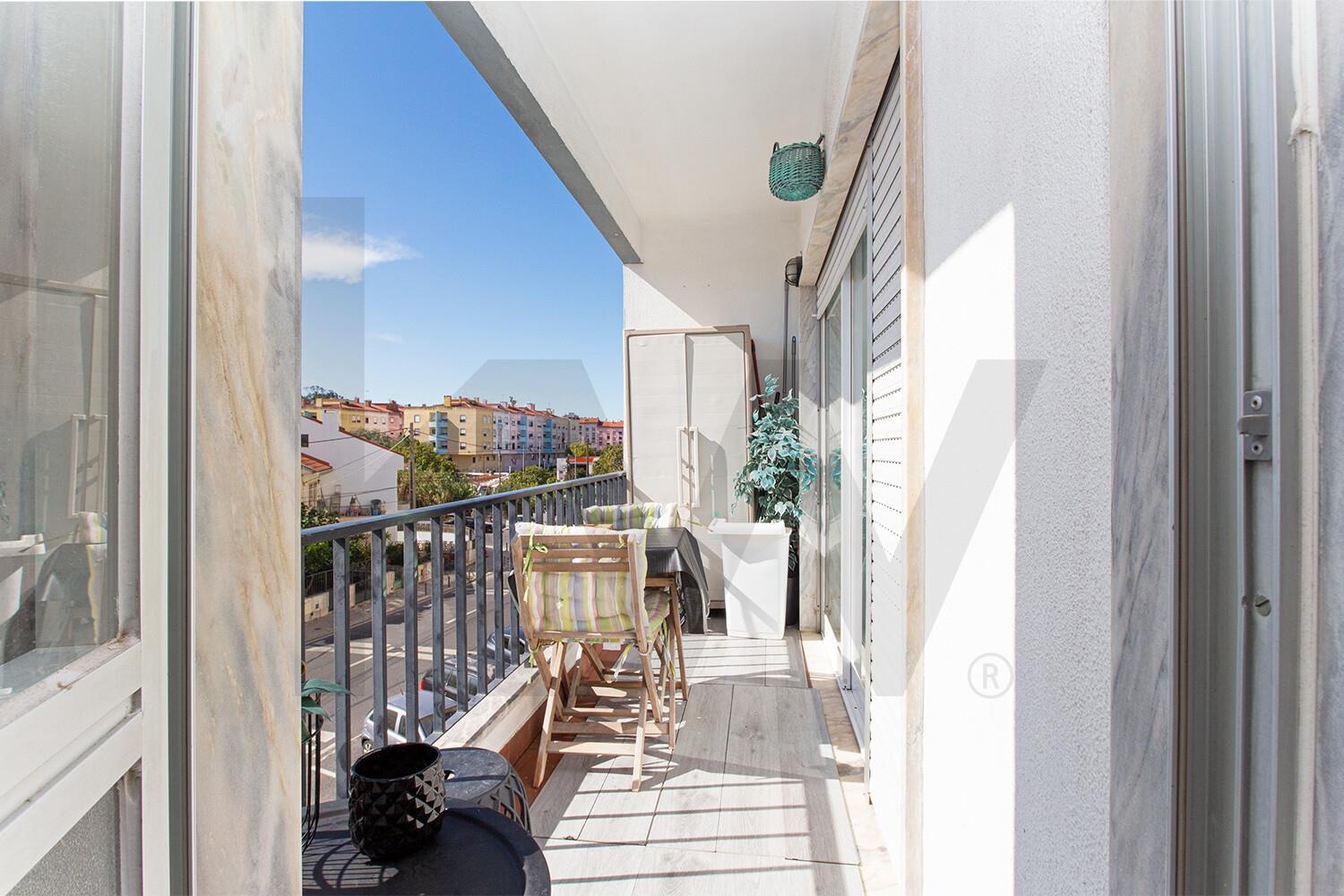 Apartamento de 2 Dormitorios en Venta en Mem Martins - Lisboa - Portugal - 1