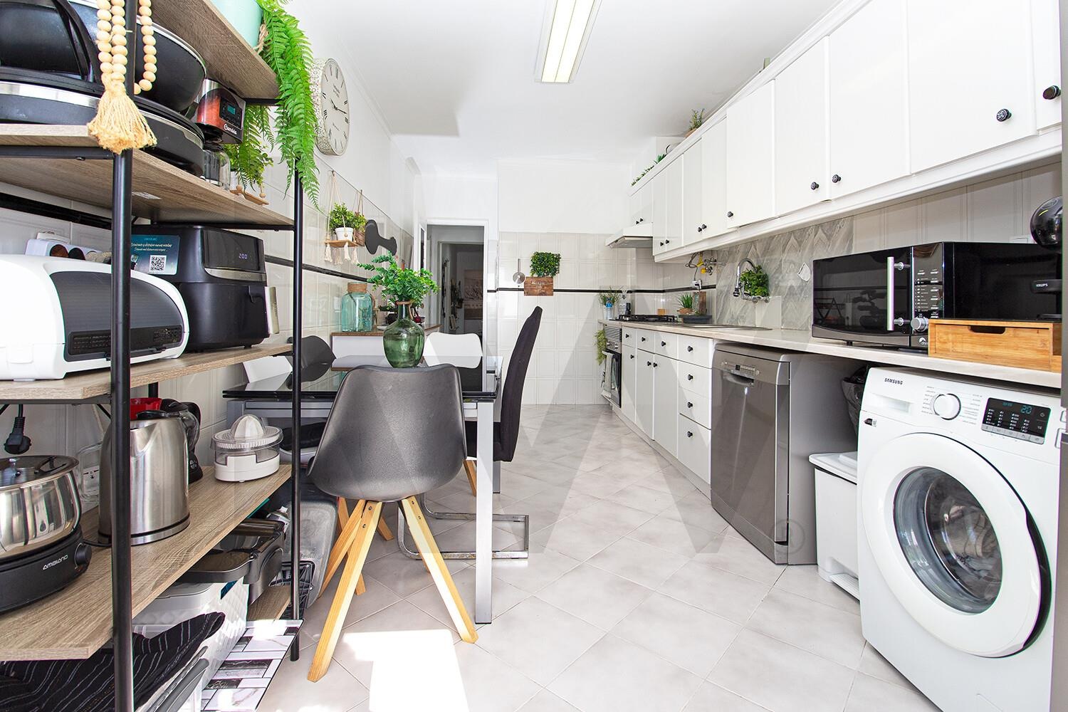 Apartamento de 2 Dormitorios en Venta en Mem Martins - Lisboa - Portugal - 4