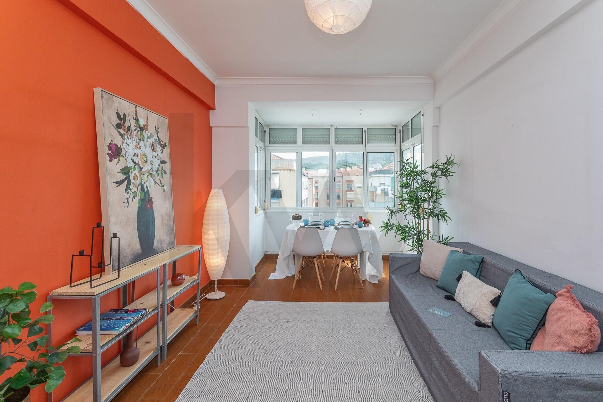 Apartamento T2 à Venda em Odivelas - Lisboa - Portugal - 2