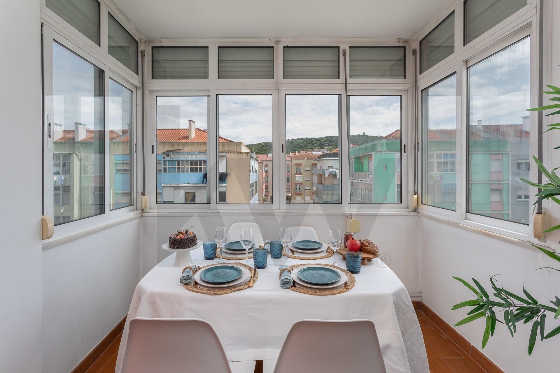 Apartamento T2 à Venda em Odivelas - Lisboa - Portugal - 3