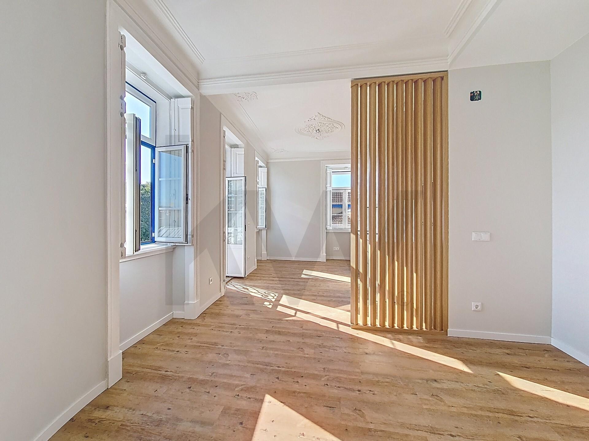 Apartamento T2 à Venda em Oeiras - Lisboa - Portugal - 1